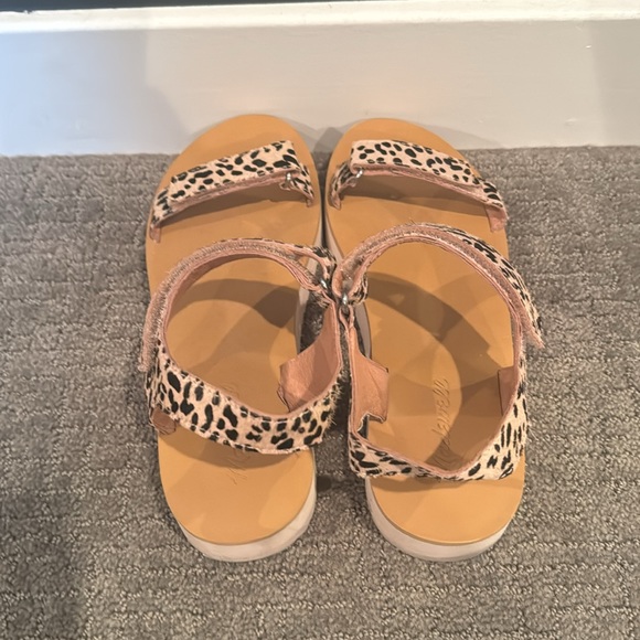 Madewell The Maggie Sandal in Spotted Calf Hair - Picture 5 of 7